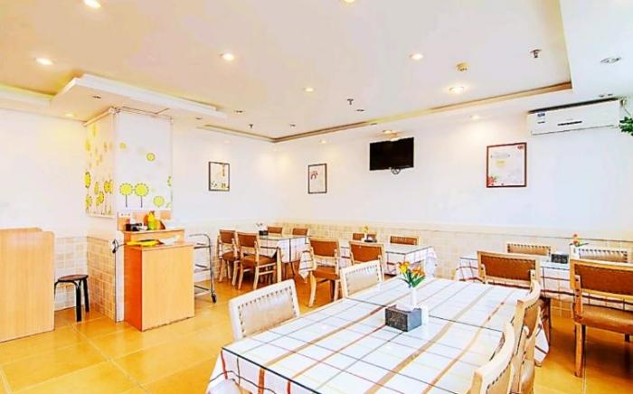 Home Inn Dalian Development Zone Jinma Road Light Rail Station