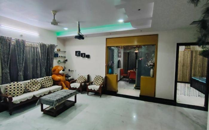Terrace Jewel: Lavish 2BHK Pent with All Comforts!