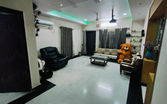 Terrace Jewel: Lavish 2BHK Pent with All Comforts!