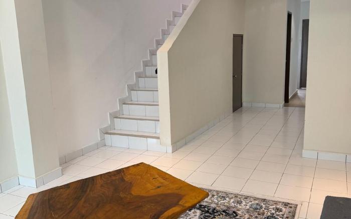Cozy 3 Beds Double-Storey Guarded Retreat AFamosa