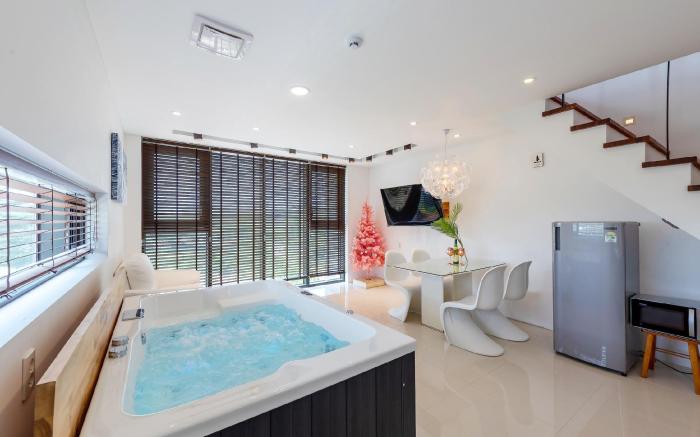 The Gray Spa N Pool Pension