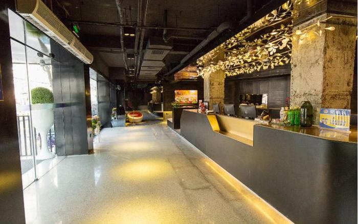 Zhishang Hotel (Beijing West Railway Station North Square Military Museum)