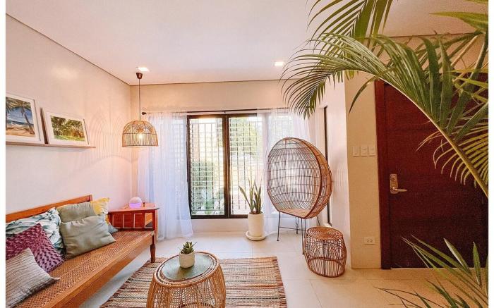 Warm & Cozy Room 3 Near IT Park - Hooga Home Cebu