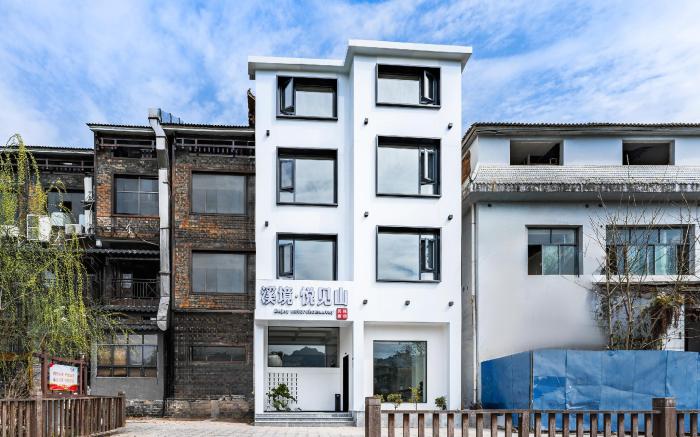 ZhangJiaJie Enjoy Nature hotel