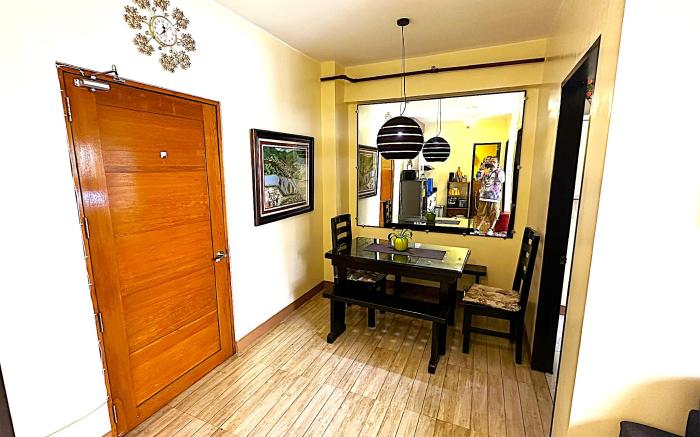 Condo 2Bedroom near Session with Free Own Parking