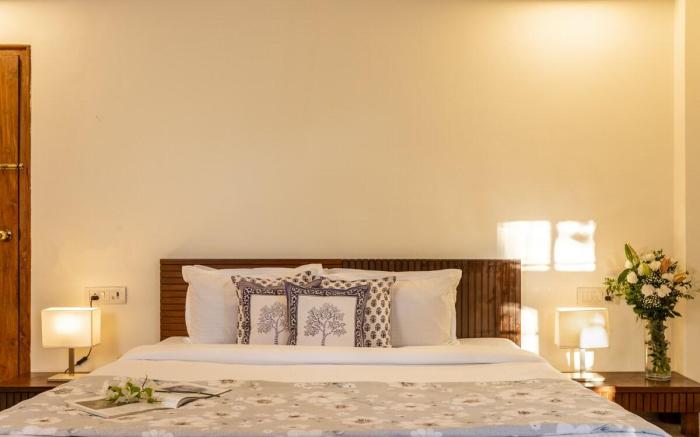 Nirvana: Luxurious Pool & Garden Villa in Vasai