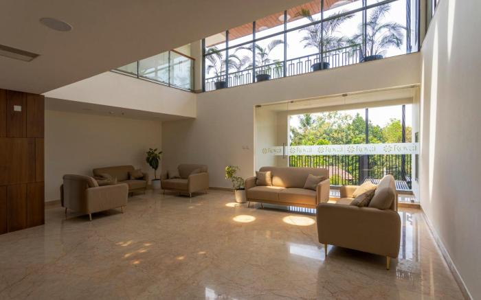 Royal Holidays & Stays