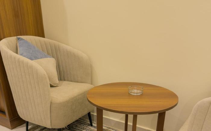A9 Smart Entry Two Person Upscale Studio