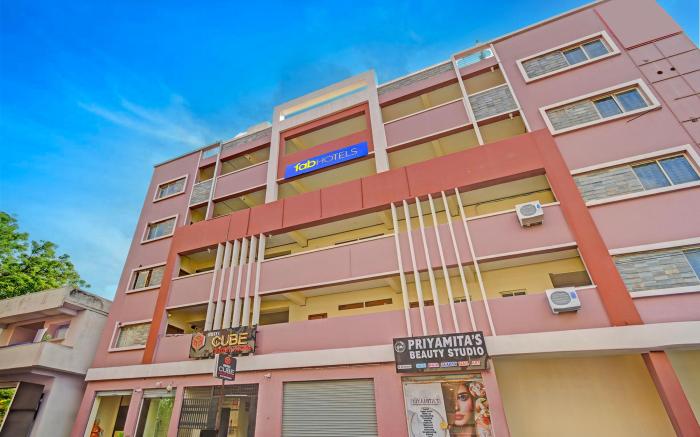 FabHotel Cube
