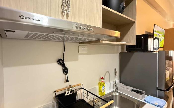 Cozy Condo Near Airport & Beach