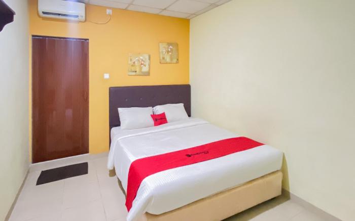 RedDoorz @ Madras Hotel Batam