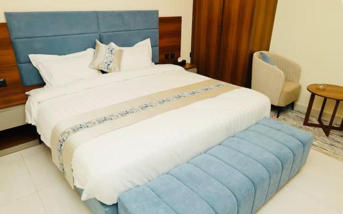 Apartment with a master bed  A17