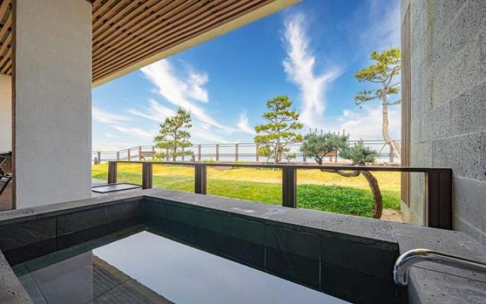 The Cape Poolvilla