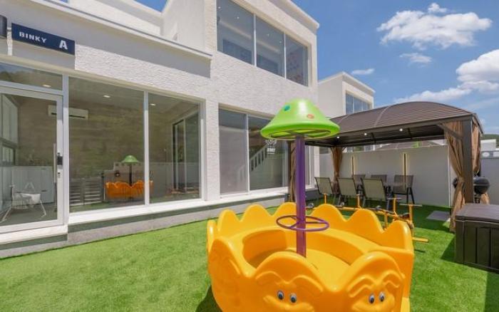 Gyeongju Binky Kids Pool Villa