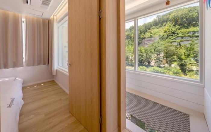Gyeongju Binky Kids Pool Villa