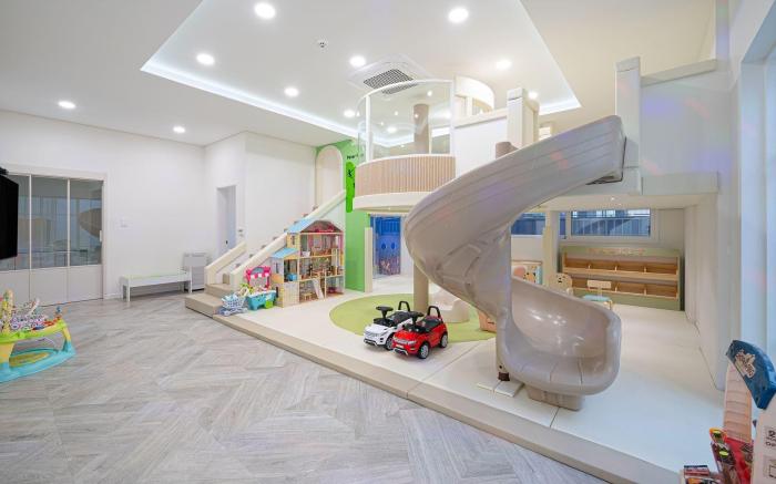 Peter Pan Kids Pool Villa