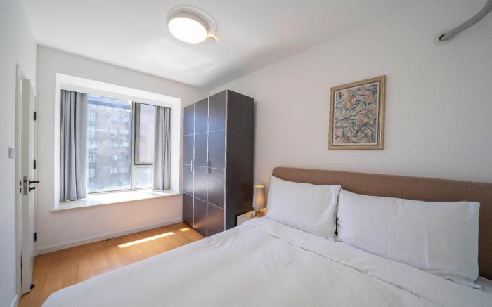 Xujiahui City Center 63sqm 1BR Apt Near Metro
