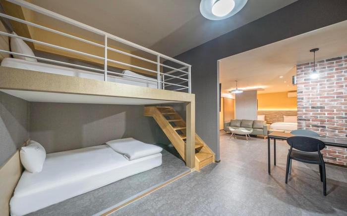 Daegu Seongseo Hotel May
