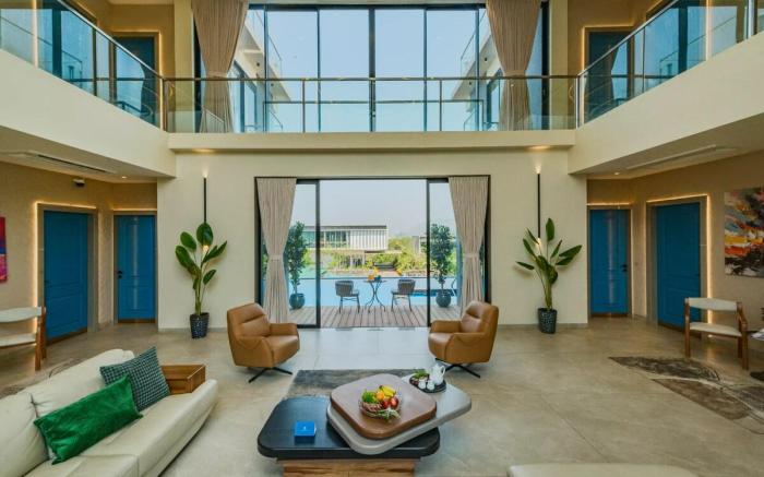 SaffronStays Panorama Infinity Pool, Rooftop Views