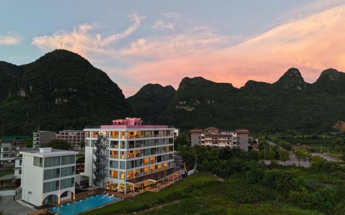 Yangshuo Mountain Snow View Hotel