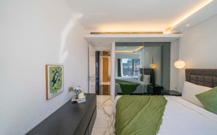 Tyms Comfortable 2BR Apartment Steps from Xujiahui