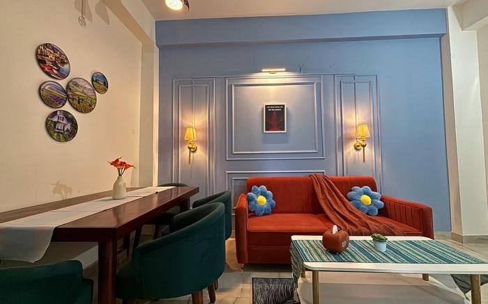 BeauMonde Suites-Spotlight (+ Movie theatre room)
