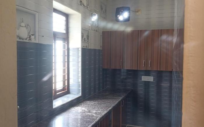 Spacious Top Floor Stay with 2 Beds & Kitchen