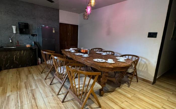 VG09 with huge Pool and bathtub