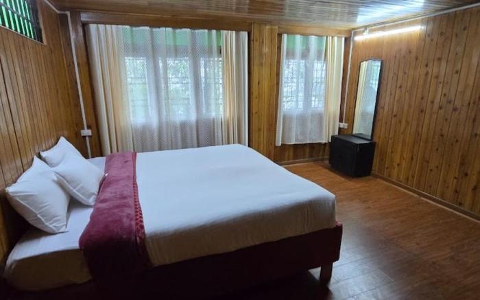 cozy 2 bedroom, 1 bathroom, 1 kitchen
