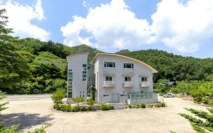 Yangyang Pension House