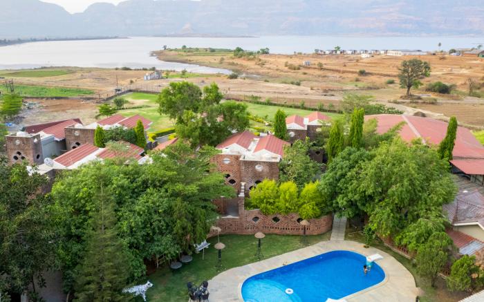 Saj By The Lake - Malshej Ghat Hotel