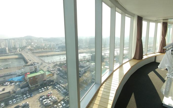 Gangneung Tourist Hotel