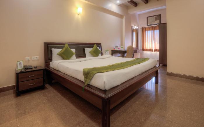 Treebo Shivam Inn Near Singapore Mall