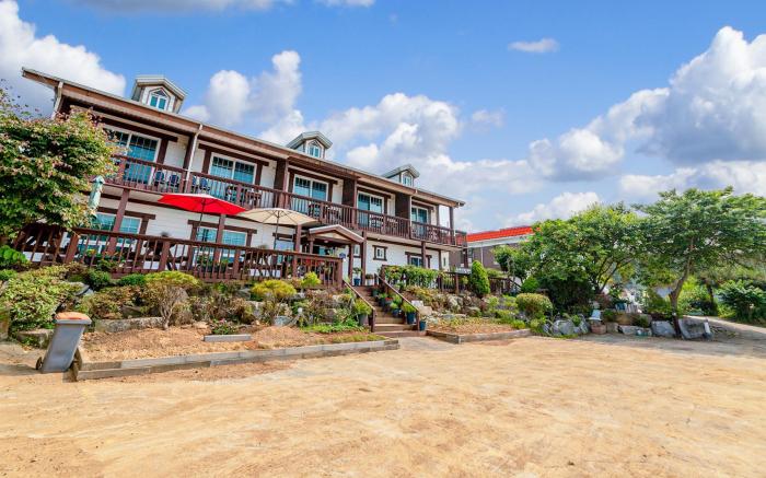 Ganghwa Badabit pension