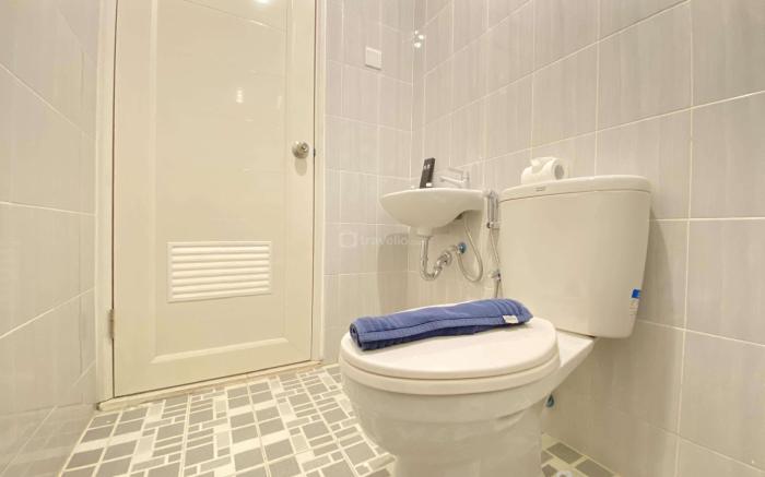 Simply Studio Room Semi Apartment at The Lodge Paskal near BINUS University By Travelio