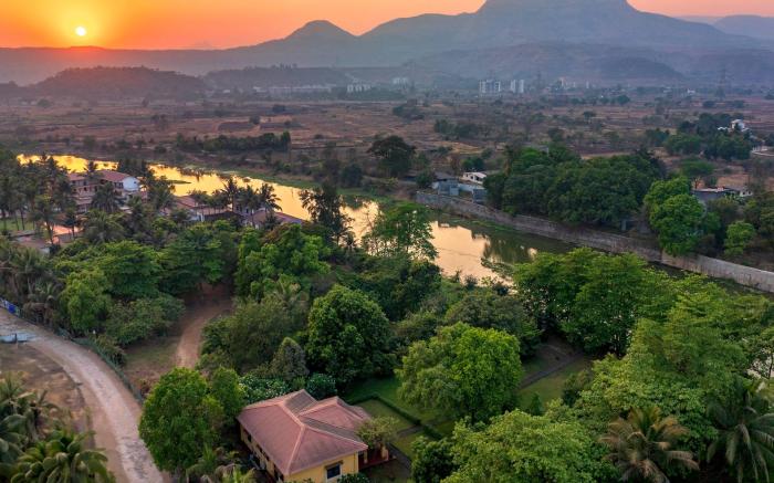 Vintage Estate - Lakeside allure with vintage decor,A plunge pool & A lawn featuring a charming gaze