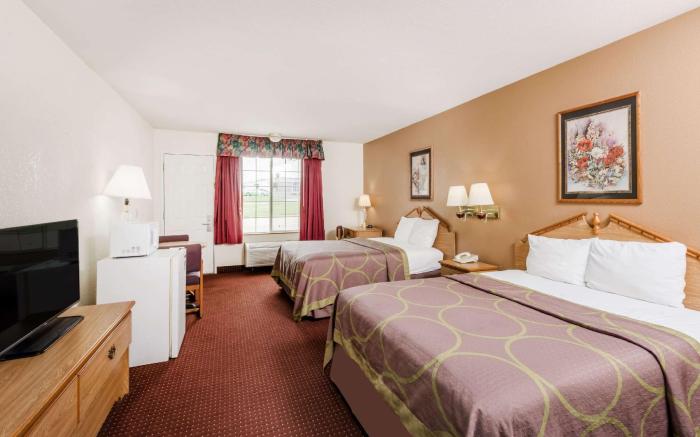 Super 8 By Wyndham Arkansas City Ks