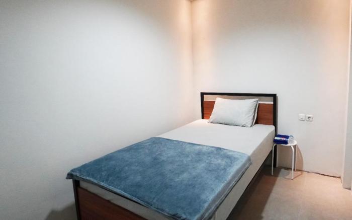 Hotel 18 (Requires Marriage Certificate)