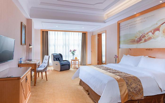 Vienna International Hotel Yangjiang Jiangcheng District Center