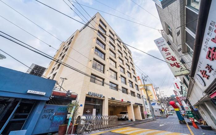 Gwangju HOUND Hotel (formerly Gwangju Washington Hotel)