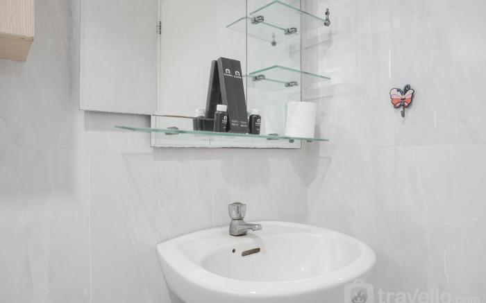 Spacious 3BR Green Central City Glodok By Travelio