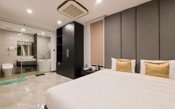 Khong Cam Garden Villa - King Room With Bathtub