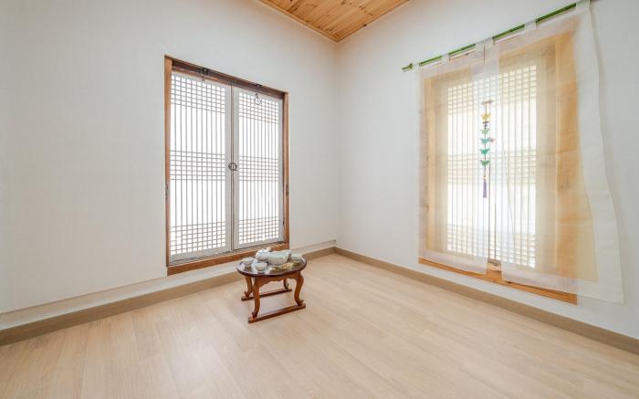 Gangneung ggabinejip hanok pension
