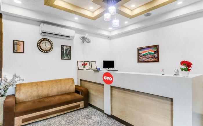 Hotel O Crystal Near Gomti Riverfront Park