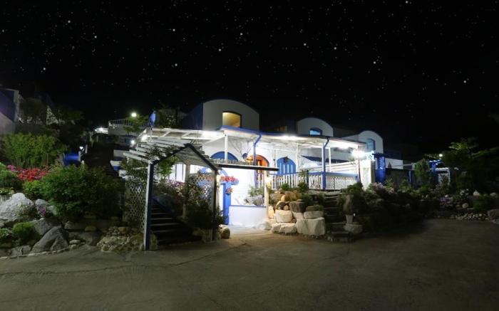 Yangyang Rhodes Pool Villa