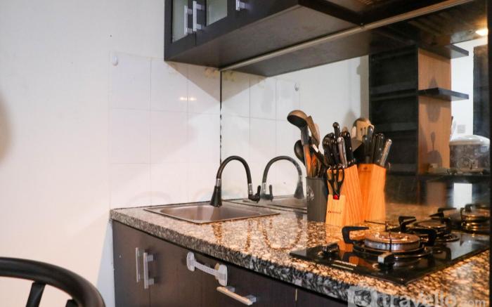 Warm & Homey 2BR Sentraland Cengkareng By Travelio