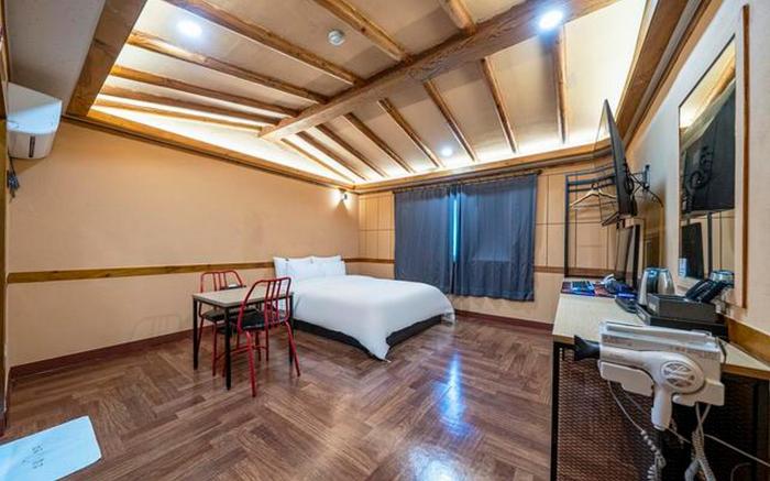 Gimpo Petite Hotel