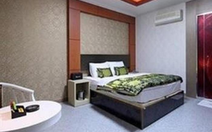 Q9 Motel Gumi