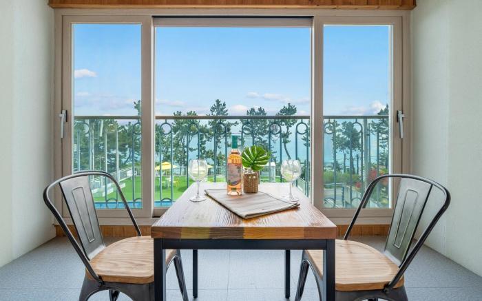 yeosu moraeal  pet heated pool pension