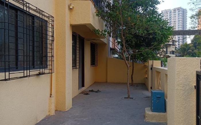 Private Room @ 4 Bhk Bungalow3, GB Road Thane West